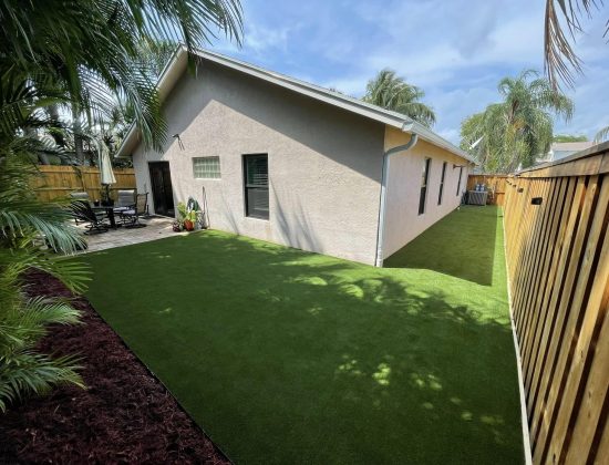 residential-delray-beach-synthetic-grass-cleaning